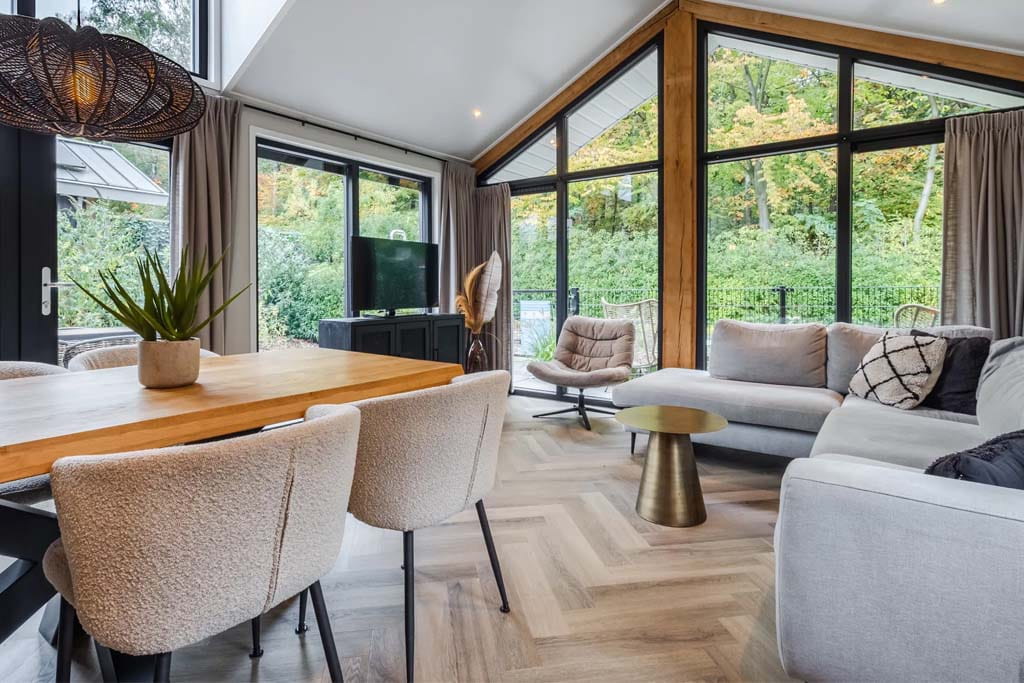 Woonkamer van de 6-persoons Pool Lodge